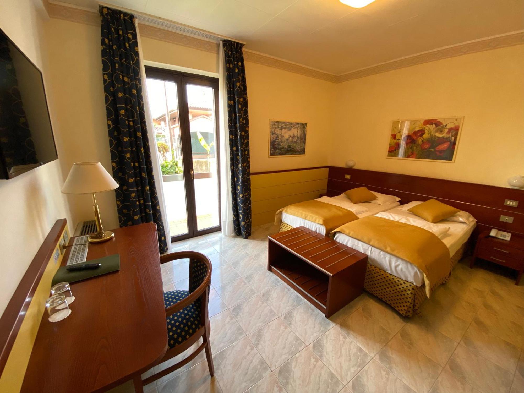 Hotel Villa Olivo Resort 3S Бардоліно Екстер'єр фото